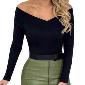 Off the shoulder V Neck